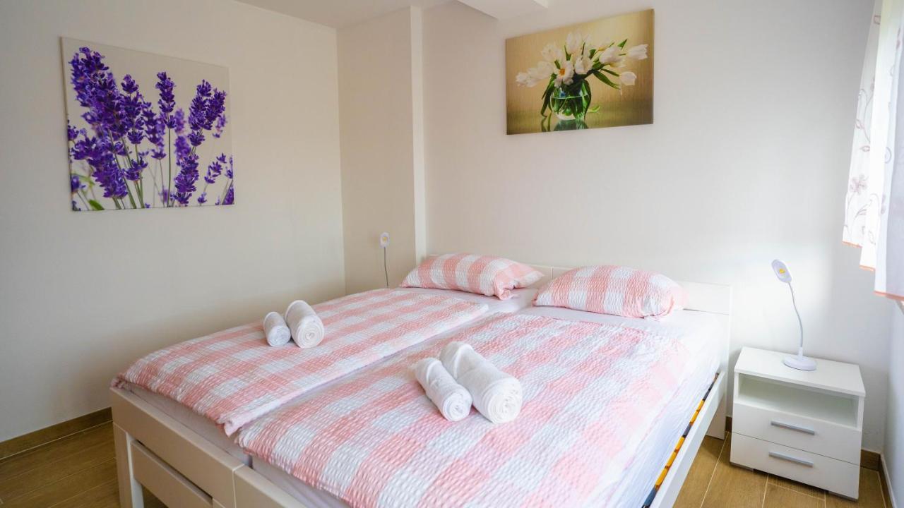Apartma Tri Oljke Dobrovo Εξωτερικό φωτογραφία